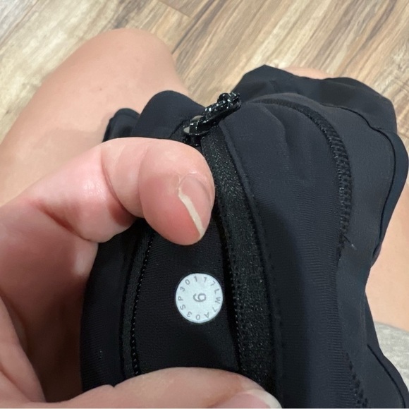 Lululemon Run Times Short *4-way Stretch 4"
Black - Picture 4 of 6